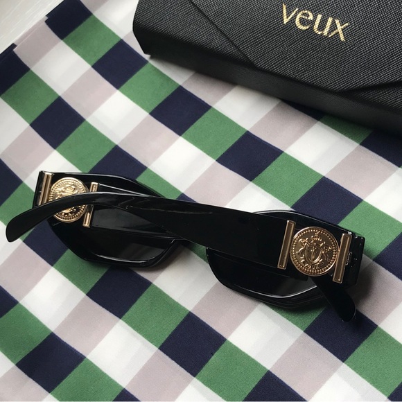 White Fox Boutique Accessories - Veux Kensington Sunglasses (Black)